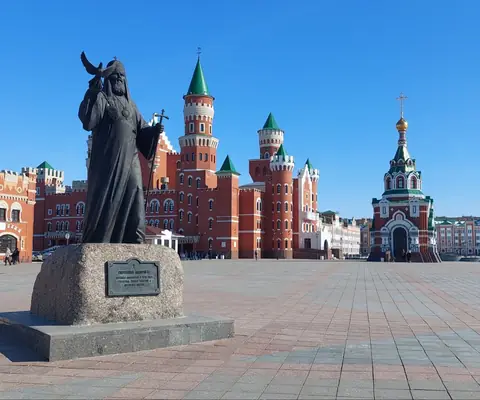 Главные символы Йошкар-Олы: Кремль, Йошкин кот и архитектура